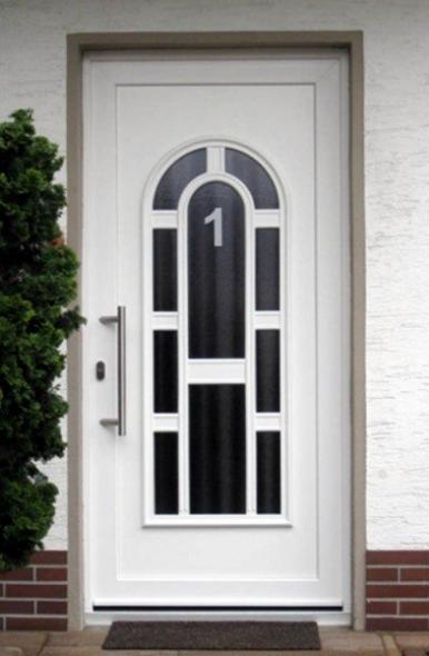 Kunststoff-Haustür in weiß mit Ornamentglas in Bogenform